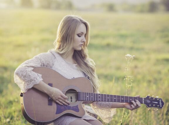 What Celebrity Playlists Reveal About Music Discovery