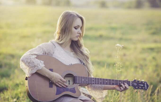 What Celebrity Playlists Reveal About Music Discovery