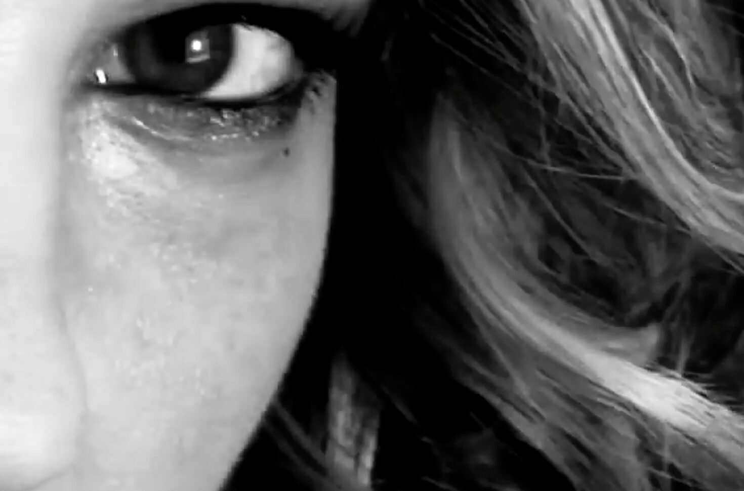 Kelly Padrick: The Indie Pop Singer-Songwriter Behind a Long, Independent Career